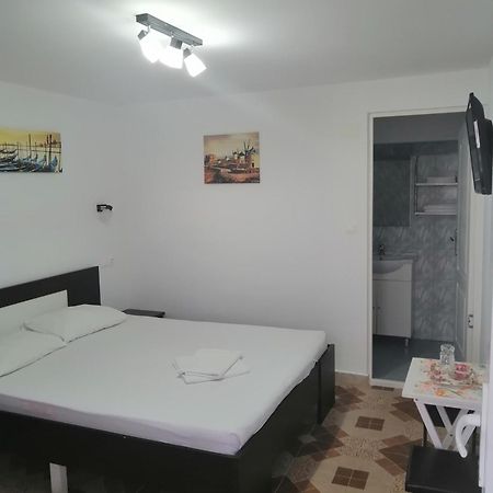 Hotel Casa Alexandru Două Mai Zewnętrze zdjęcie