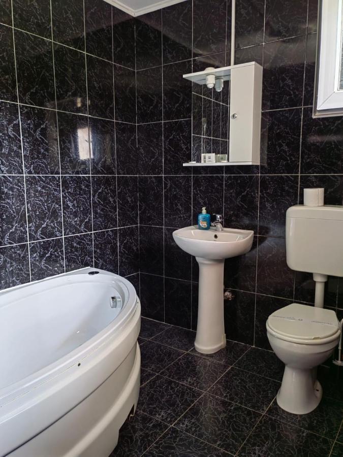 Hotel Casa Alexandru Două Mai Zewnętrze zdjęcie