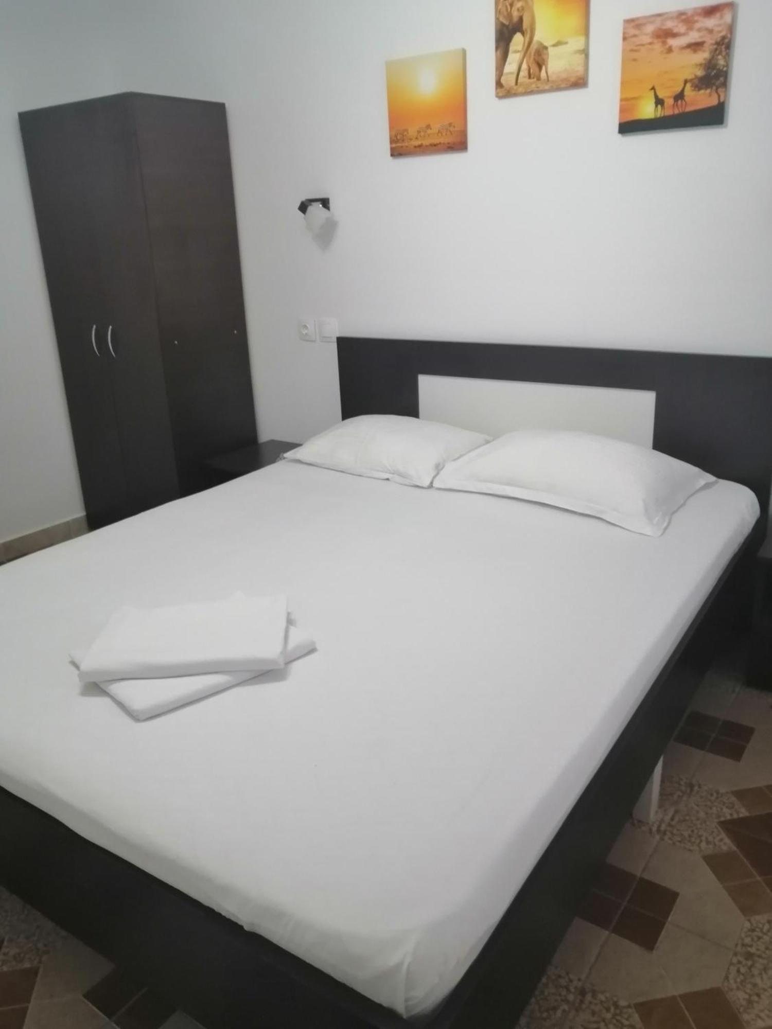 Hotel Casa Alexandru Două Mai Zewnętrze zdjęcie
